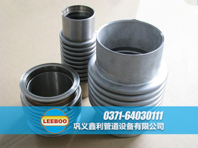 河北省石家莊市贊皇縣溝槽式<a href=http://m.metrowesthousebuyers.com target=_blank class=infotextkey>補償器</a> /></p>鑫利管道是專業(yè)開發(fā)、研制和生產(chǎn)波紋<a href=http://m.metrowesthousebuyers.com target=_blank class=infotextkey>補償器</a>廠家，該產(chǎn)品具有尺寸準備、結(jié)構(gòu)緊湊、安裝可靠、耐腐蝕、便于安裝、壽命長等優(yōu)點，廣泛應(yīng)用于航天、發(fā)電、石化和城市供熱等行業(yè)的各類管道和設(shè)備，并在全國多個工程上得到應(yīng)用。以其優(yōu)良的品質(zhì)，深受國內(nèi)外用戶的贊譽和好評。<br />     鑫利管道生產(chǎn)的河北省石家莊市贊皇縣波紋<a href=http://m.metrowesthousebuyers.com target=_blank class=infotextkey>補償器</a>由構(gòu)成其工作主體的波紋管（一種彈性元件）和端管、支架、法蘭、導(dǎo)管等附件組成。主要用在各種管道中，它能夠補償管道的熱位移，機械變形和吸收各種機械振動，起到降低管道變形應(yīng)力和提高管道使用壽命的作用。波紋<a href=http://m.metrowesthousebuyers.com target=_blank class=infotextkey>補償器</a>連接方式分為法蘭連接和焊接兩種。波紋<a href=http://m.metrowesthousebuyers.com target=_blank class=infotextkey>補償器</a>屬于一種補償元件，利用其工作主體波紋管的有效伸縮變形，以吸收管線、導(dǎo)管、容器等由熱脹冷縮等原因而產(chǎn)生的尺寸變化，或補償管線、導(dǎo)管、容器等的軸向、橫向和角向位移。也可用于降噪減振。在現(xiàn)代工業(yè)中用途廣泛。<br />     波紋<a href=http://m.metrowesthousebuyers.com target=_blank class=infotextkey>補償器</a>的可靠性是由設(shè)計、制造、安裝及運行管理等多個環(huán)節(jié)構(gòu)成的。可靠性也應(yīng)該從這幾個方面進行考慮。材料選擇對用于供熱管網(wǎng)的波紋<a href=http://m.metrowesthousebuyers.com target=_blank class=infotextkey>補償器</a>選材，除應(yīng)考慮工作介質(zhì)、工作溫度和外部環(huán)境外，還應(yīng)考慮應(yīng)力腐蝕的可能性、水處理劑和管道清洗劑對材料的影響等，并在此基礎(chǔ)上結(jié)合波紋<a href=http://m.metrowesthousebuyers.com target=_blank class=infotextkey>補償器</a>材料的焊接、成型以及材料的性能價格比，優(yōu)選出經(jīng)濟實用的波紋管制作材料。<br />     一般情況下，選用河北省石家莊市贊皇縣波紋<a href=http://m.metrowesthousebuyers.com target=_blank class=infotextkey>補償器</a>的材料應(yīng)滿足下列條件：<br />（1）高彈性極限、抗拉強度和疲勞強度，保證其正常工作。<br />（2）良好的塑性，便于波紋<a href=http://m.metrowesthousebuyers.com target=_blank class=infotextkey>補償器</a>加工成形，且能通過隨后的處理工藝（冷作硬化、熱處理等）獲得足夠的硬度和強度。<br />（3）較好的耐腐蝕性能，滿足在不同環(huán)境下工作要求。<br />（4）良好的焊接性能，滿足在制作過程中的焊接工藝要求。<br />    對于地溝敷設(shè)的熱力管網(wǎng)，當(dāng)波紋<a href=http://m.metrowesthousebuyers.com target=_blank class=infotextkey>補償器</a>所處管道地勢較低時，雨水或事故性污水會浸泡波紋管，應(yīng)考慮選用耐蝕性更強的材料，如鐵鎳合金、高鎳合金等。由于此類材料價格較高，在制造波波紋<a href=http://m.metrowesthousebuyers.com target=_blank class=infotextkey>補償器</a>時，可以考慮僅在與腐蝕性介質(zhì)接觸的表面增加一層耐蝕合金。疲勞壽命設(shè)計由波紋<a href=http://m.metrowesthousebuyers.com target=_blank class=infotextkey>補償器</a>的失效類型及原因分析可以看出，該產(chǎn)品的平面穩(wěn)定性、周向穩(wěn)定性及耐腐蝕性能均與其位移量即疲勞壽命相關(guān)。過低的疲勞壽命將會導(dǎo)致其穩(wěn)定性及耐蝕性能下降。<br />    鑫利管道波紋<a href=http://m.metrowesthousebuyers.com target=_blank class=infotextkey>補償器</a>設(shè)計合理、性能優(yōu)良，在業(yè)界擁有良好的口碑。另外公司長期從事波紋<a href=http://m.metrowesthousebuyers.com target=_blank class=infotextkey>補償器</a>批發(fā)與零售，歡迎新老用戶前來選購！國內(nèi)波紋<a href=http://m.metrowesthousebuyers.com target=_blank class=infotextkey>補償器</a>哪家好，鑫利管道是選！<p style=